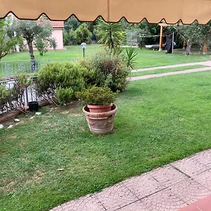 https://villa-cantarelli.it-tuscanyhotel.com